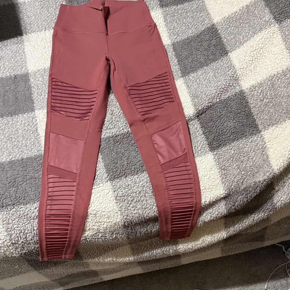 ALO Yoga Rose Pink Ribbed Leggings
